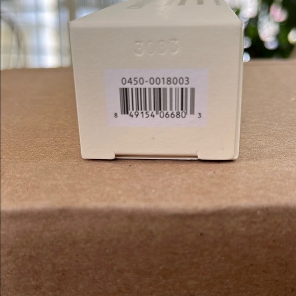 NIB Cover FX Radiant Start Hydrating Moisturizer shade 2 - Picture 3 of 4